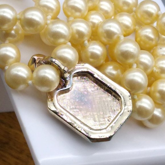 Vintage Avon Pearls with Blue Crystal Enhancer Pendant, Classy Necklace - Picture 5 of 7